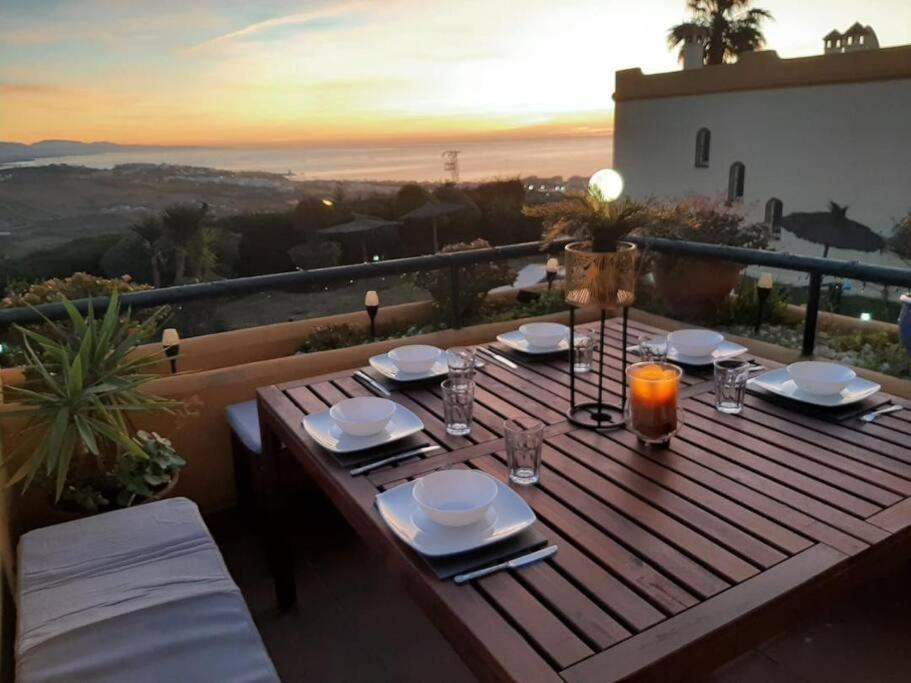 3 Bedroom Home With Amazing Views & Outdoor Spaces Манилва Экстерьер фото