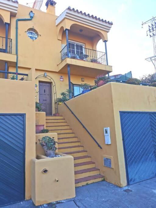 3 Bedroom Home With Amazing Views & Outdoor Spaces Манилва Экстерьер фото