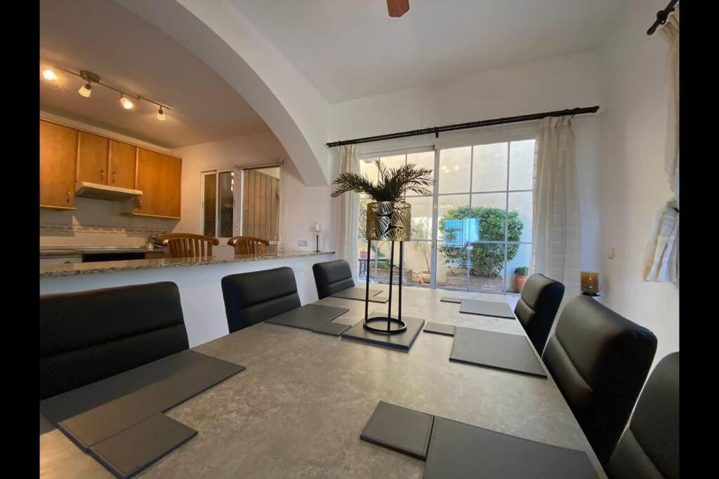 3 Bedroom Home With Amazing Views & Outdoor Spaces Манилва Экстерьер фото