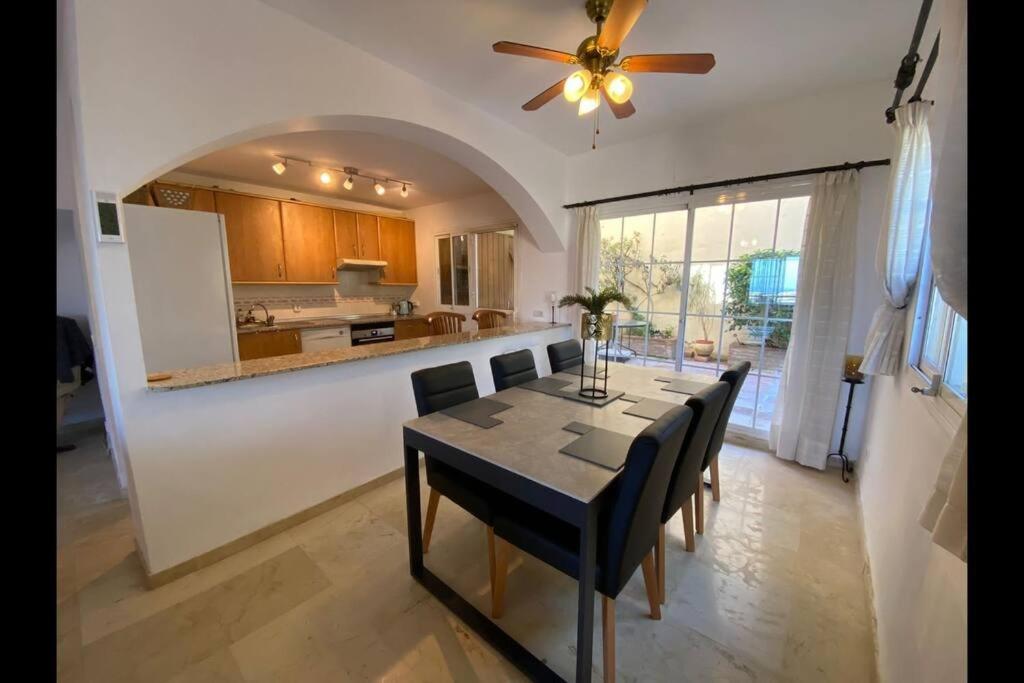 3 Bedroom Home With Amazing Views & Outdoor Spaces Манилва Экстерьер фото