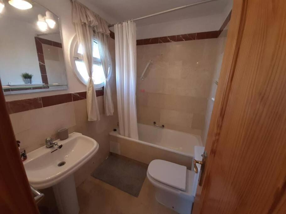 3 Bedroom Home With Amazing Views & Outdoor Spaces Манилва Экстерьер фото