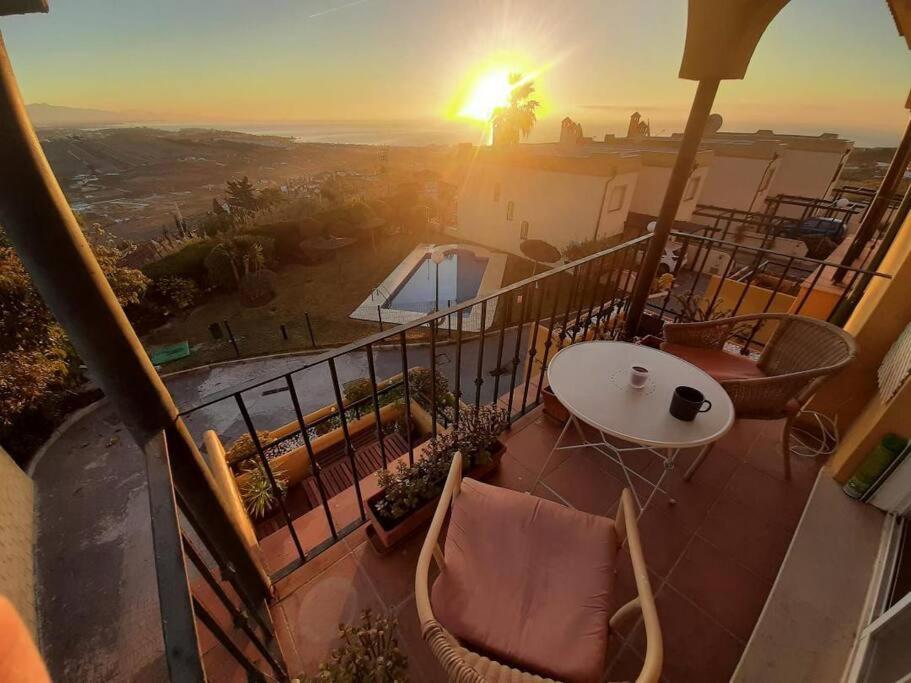 3 Bedroom Home With Amazing Views & Outdoor Spaces Манилва Экстерьер фото