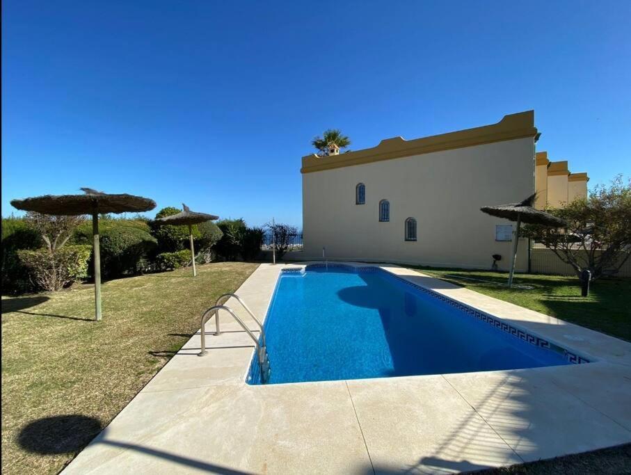 3 Bedroom Home With Amazing Views & Outdoor Spaces Манилва Экстерьер фото