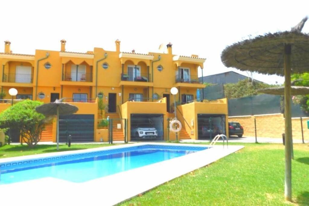 3 Bedroom Home With Amazing Views & Outdoor Spaces Манилва Экстерьер фото