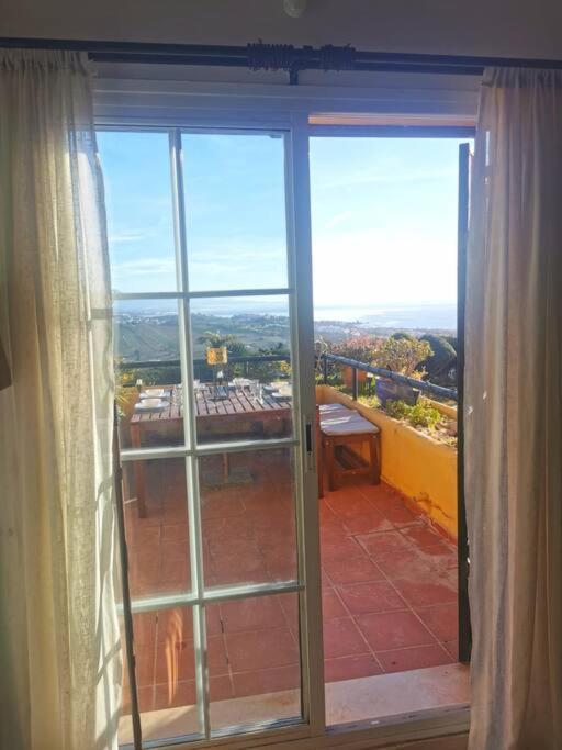3 Bedroom Home With Amazing Views & Outdoor Spaces Манилва Экстерьер фото
